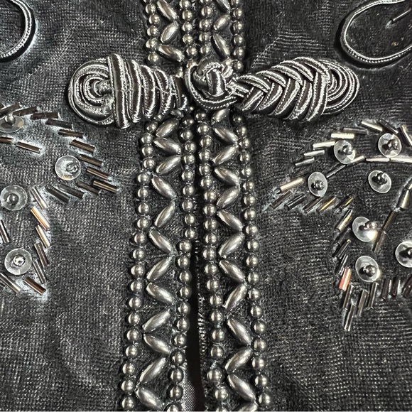 Vintage Rosoft Crushed Black Velvet Embroidered Floral Beaded Vest Size Medium - Picture 12 of 16